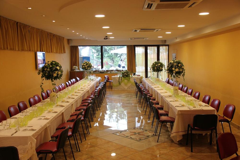 Ranch Palace Hotel Napoli Esterno foto