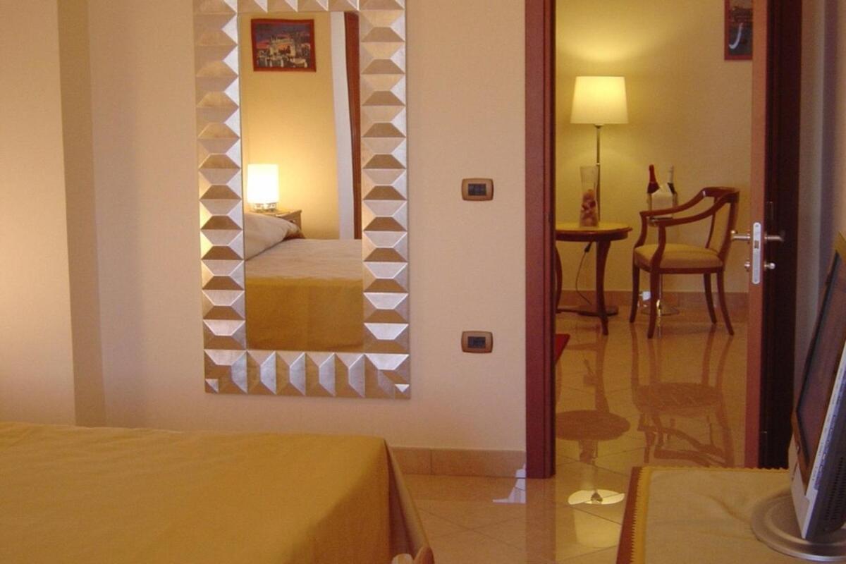 Ranch Palace Hotel Napoli Esterno foto