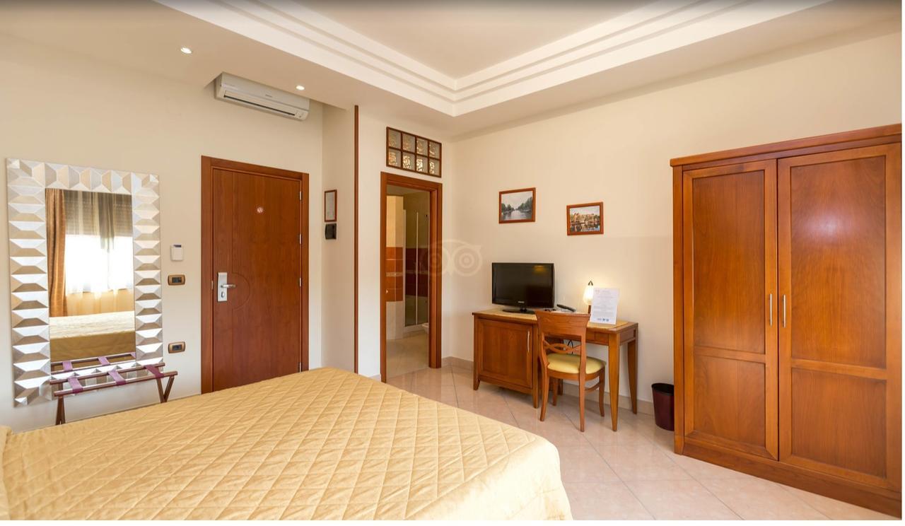 Ranch Palace Hotel Napoli Esterno foto